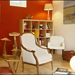 La Maison Rouge D'uzes Oda ve Kahvaltı