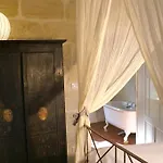 Oda ve Kahvaltı La Maison Rouge D'uzes