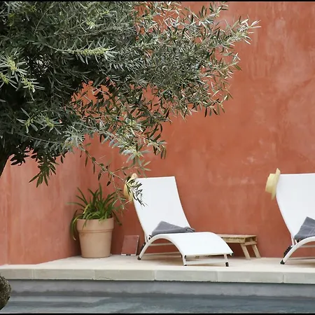 La Maison Rouge D'uzes 4*