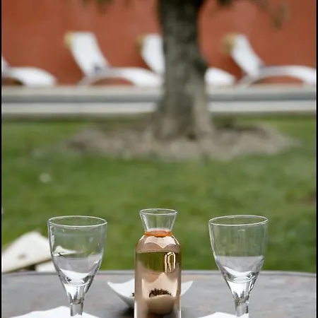 La Maison Rouge D'uzes