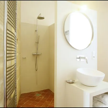 La Maison Rouge D'uzes