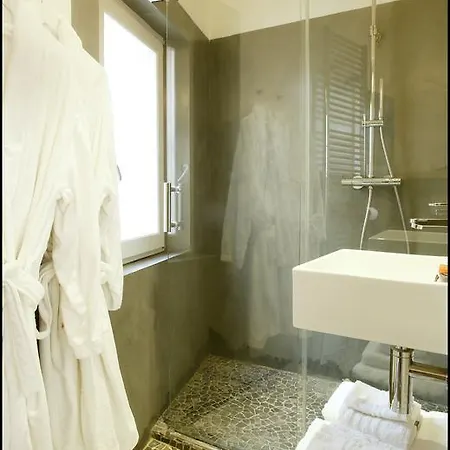 La Maison Rouge D'uzes Uzès