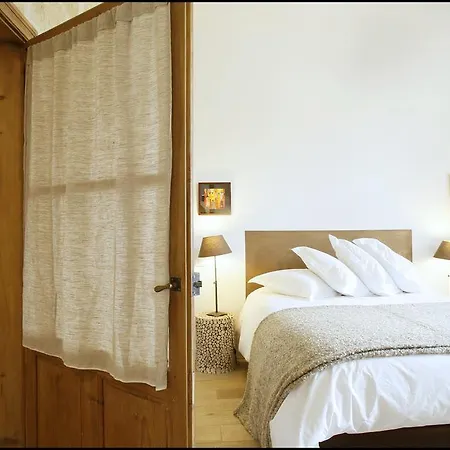 La Maison Rouge D'uzes