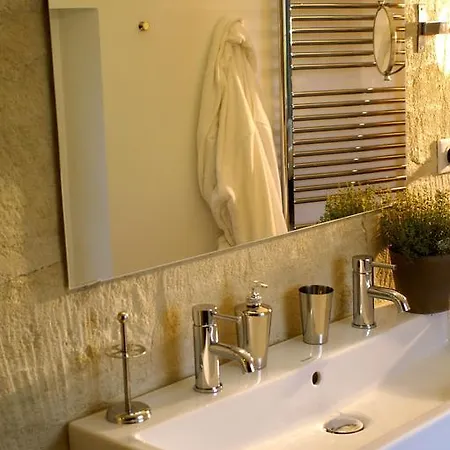 La Maison Rouge D'uzes 4*