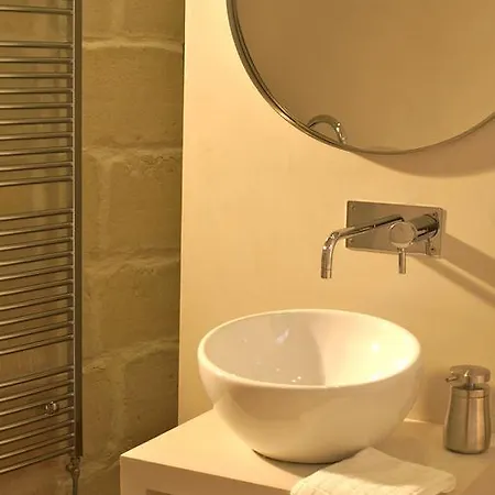 La Maison Rouge D'uzes 4* Uzès