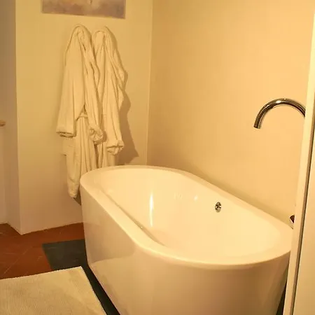 La Maison Rouge D'uzes 4* Uzès