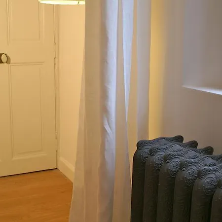 La Maison Rouge D'uzes 4* Uzès