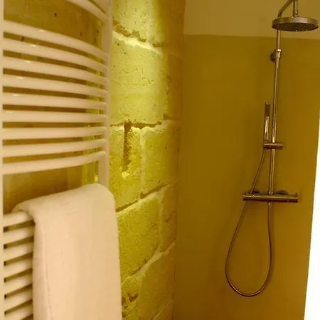 La Maison Rouge D'uzes 4*